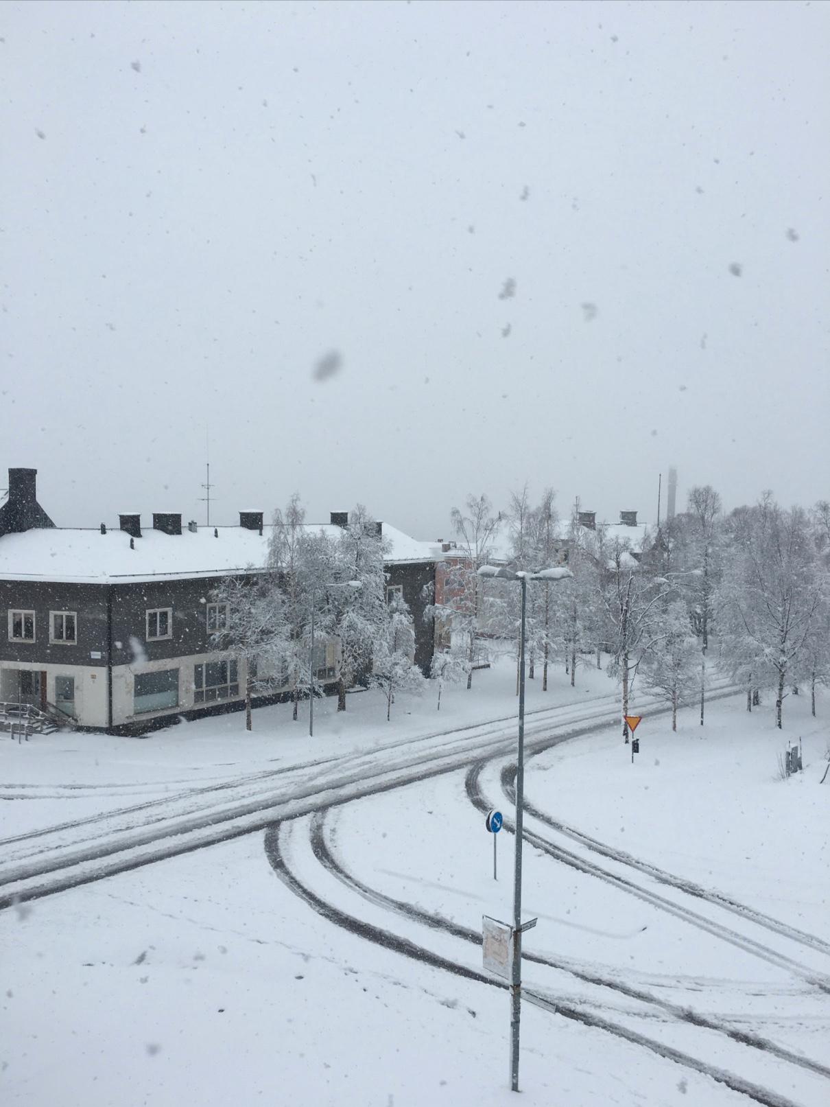 Det bara fortsätter att snöa i Malmberget.