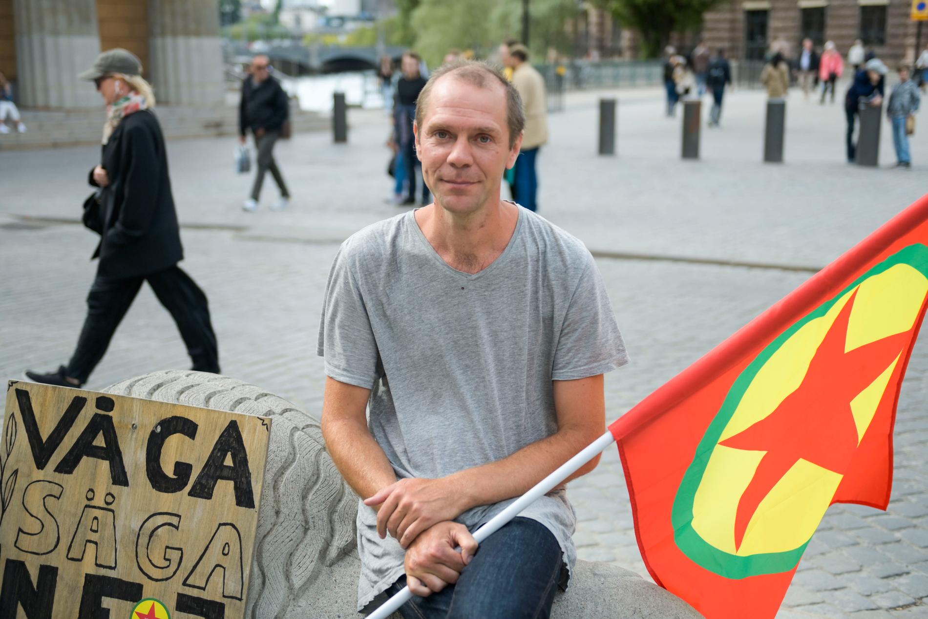 Andrew Wegerif, som deltog i manifestationen, vill inte se Sverige i Nato.