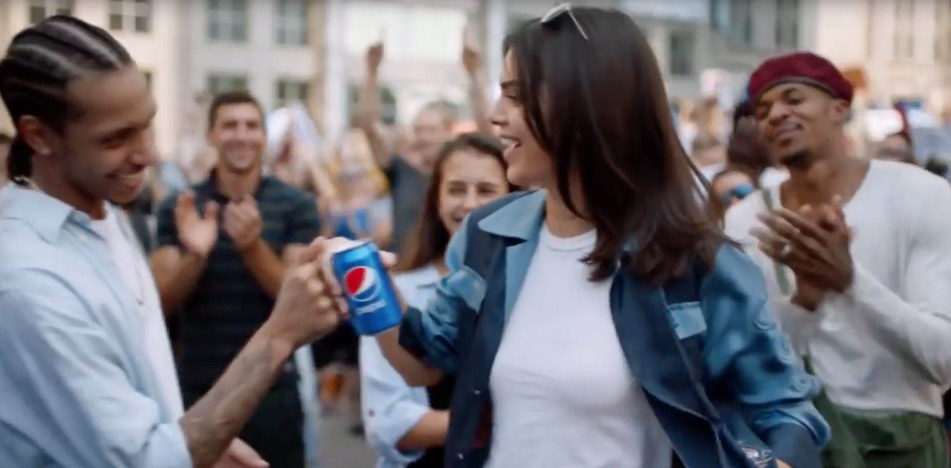 Kendall Jenner vägrar nu prata om reklamen som blev en enorm snackis.