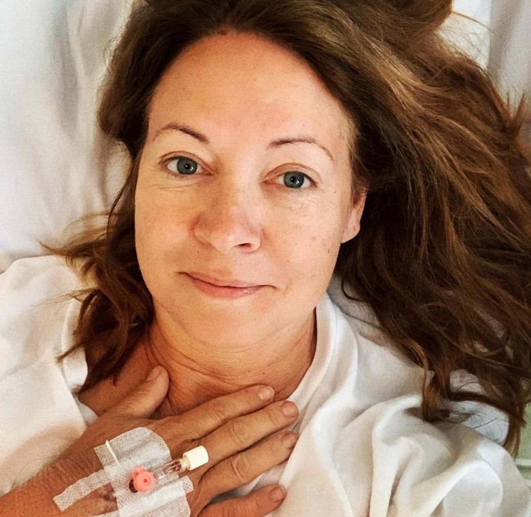 Pernilla Månsson Colt är nyopererad och har fortfarande ont. 