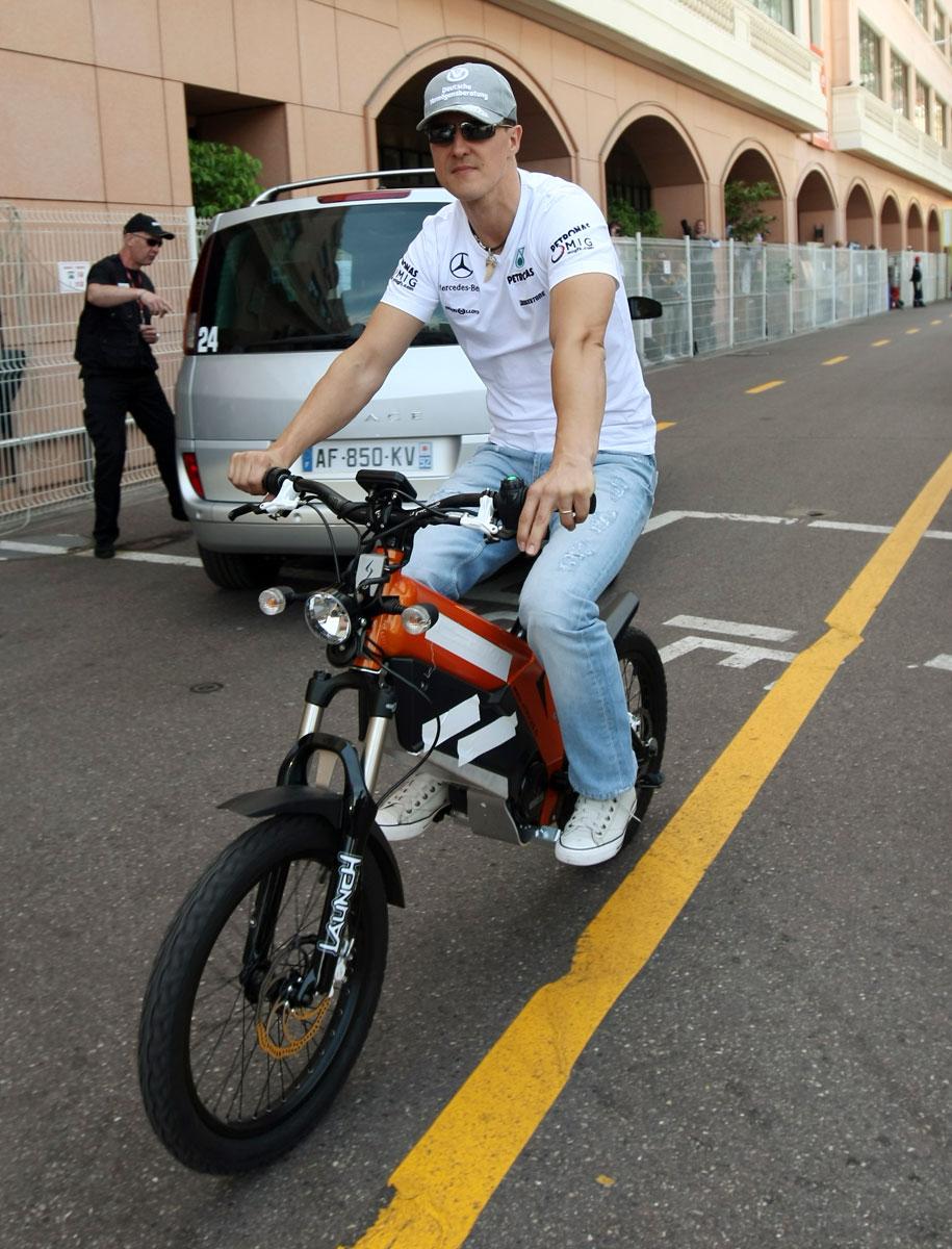 2010 Nytt fordon igen. Här på moped inför Monacos GP.
