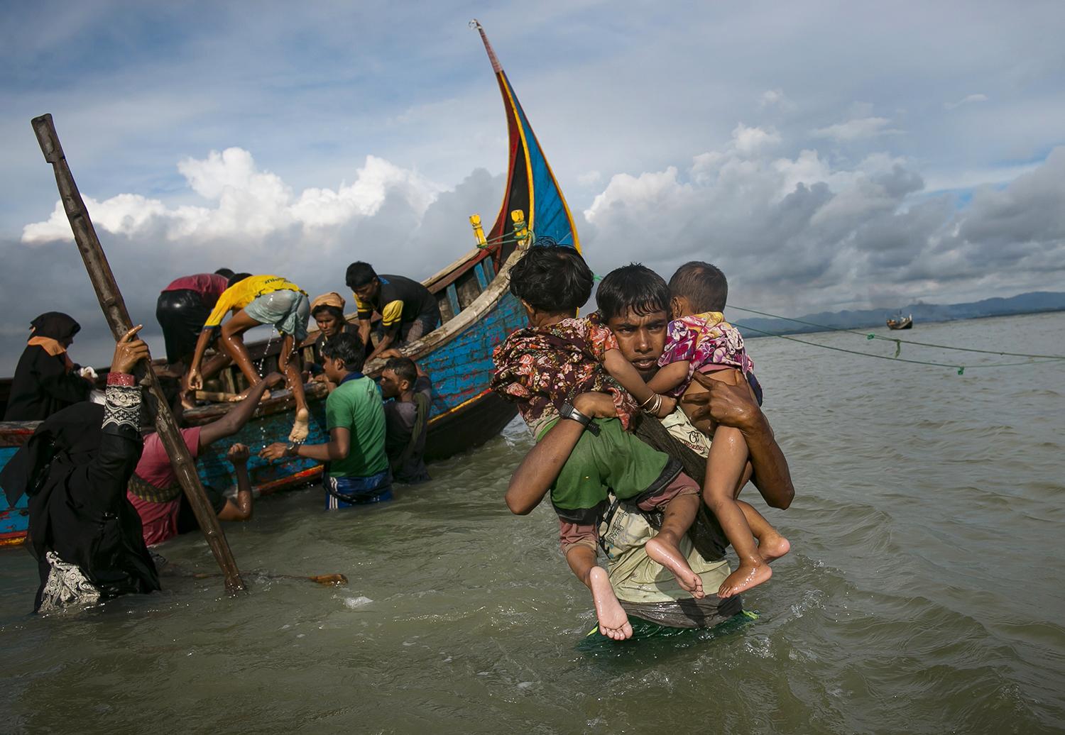 Under de senaste veckorna har omkring 400 000 personer från folkgruppen rohingya flytt till Bangladesh. 