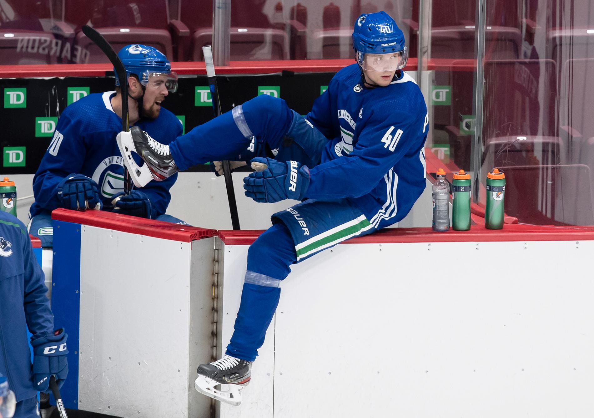 Vancouvers Elias Pettersson får spela på lagets hemmaarena i British Columbia när NHL-säsongen drar i gång nästa vecka. Arkivbild.