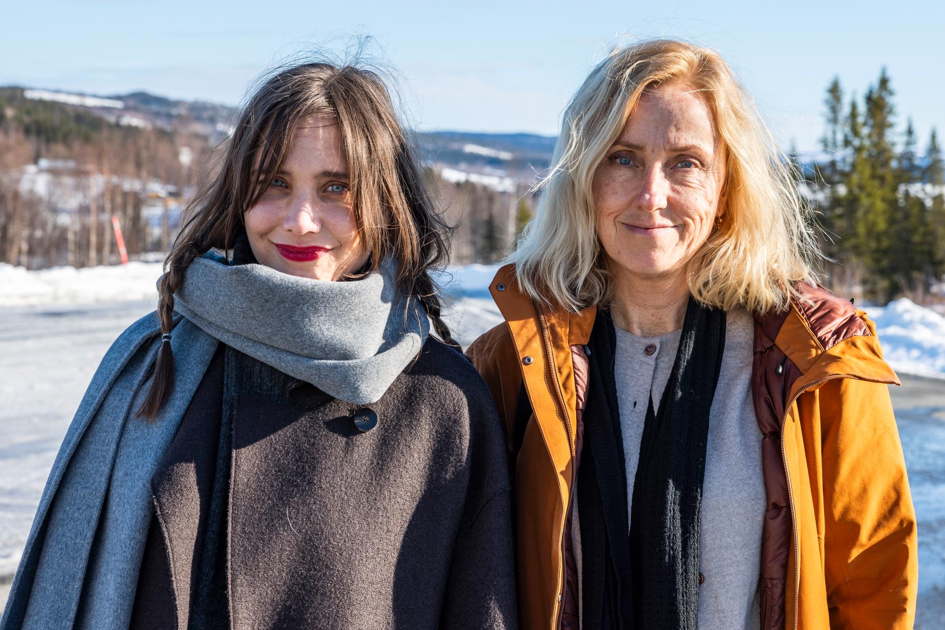 Aftonbladets Mikaela Somnell och Lotte Fernvall på plats