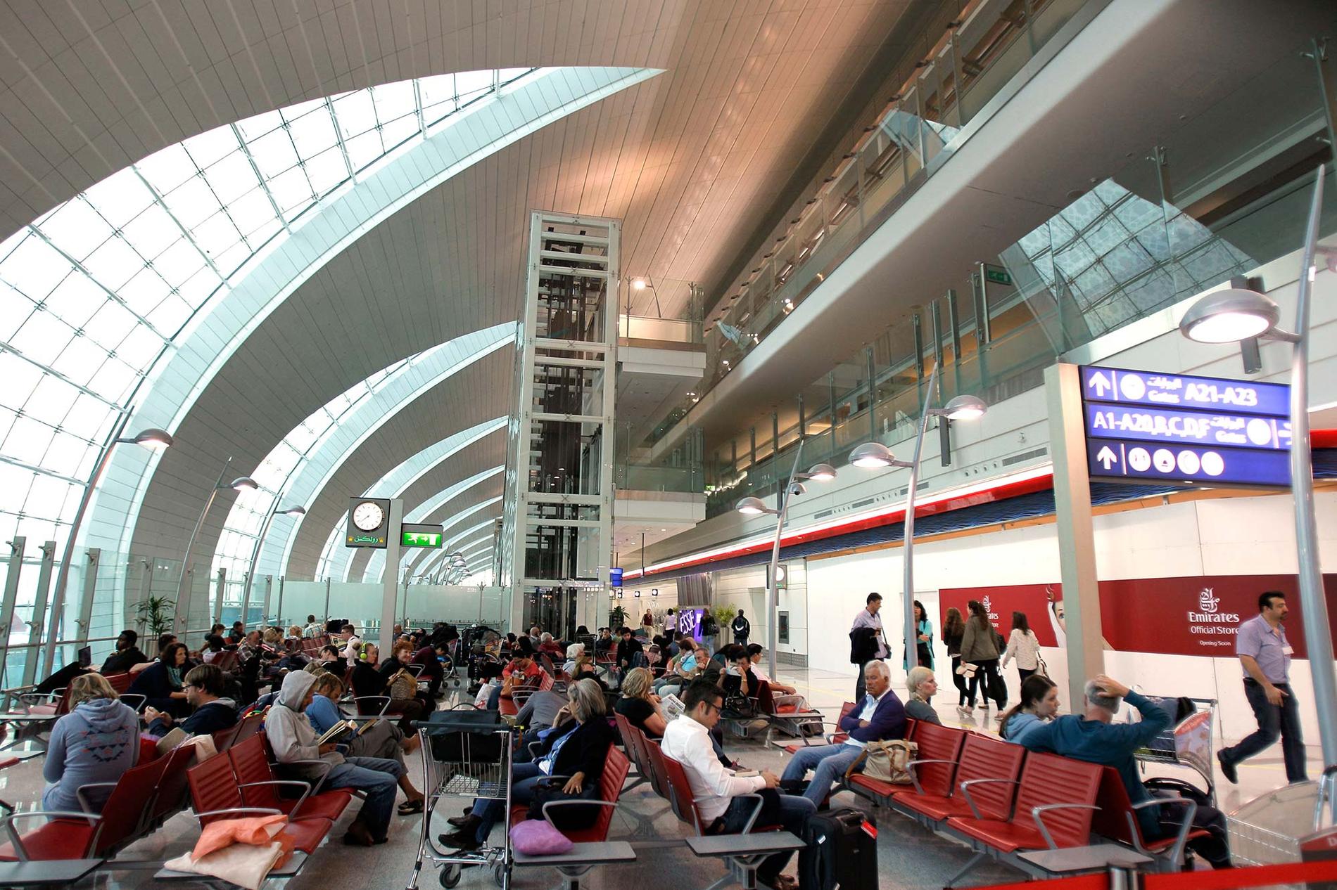 Miljontals passagerare strömmar till Dubais internationella flygplats varje år.