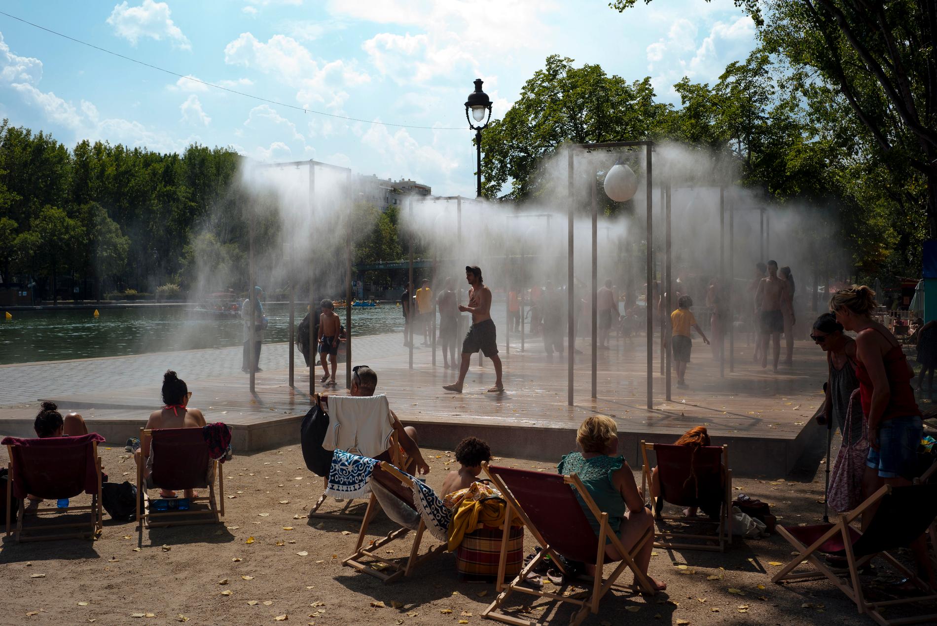 I Paris ska asfalt bytas ut mot jord och det ska gå att bada i Seine – dessutom krisövar befolkningen för temperaturer på uppåt 50 grader.