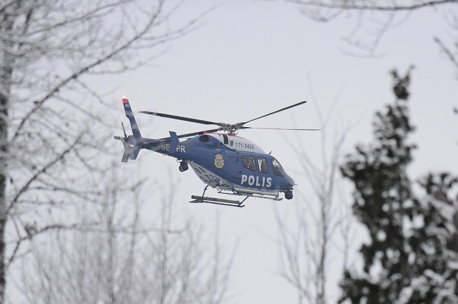 Polis har använt helikopter i sökandet efter paret i 80-årsåldern men utan spår. Arkivbild.
