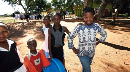 Barnhemmet i Gaborone där romanfiguren Mma Ramotswes blivande make adopterar två barn på eget bevåg finns i verkligheten.
