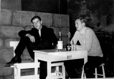 SKÅDESPELAREN Christer Petterssons teaterintresse ledde honom till Calle Flygares teaterskola, där han stal från sina teaterkamrater. Här spelar han på Långholmen 1966.