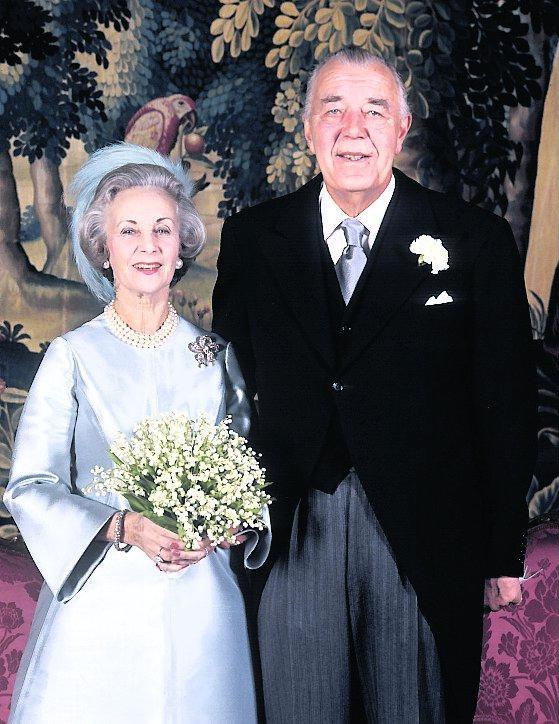 Prinsessan Lilian och prins Bertil efter vigseln 1976.