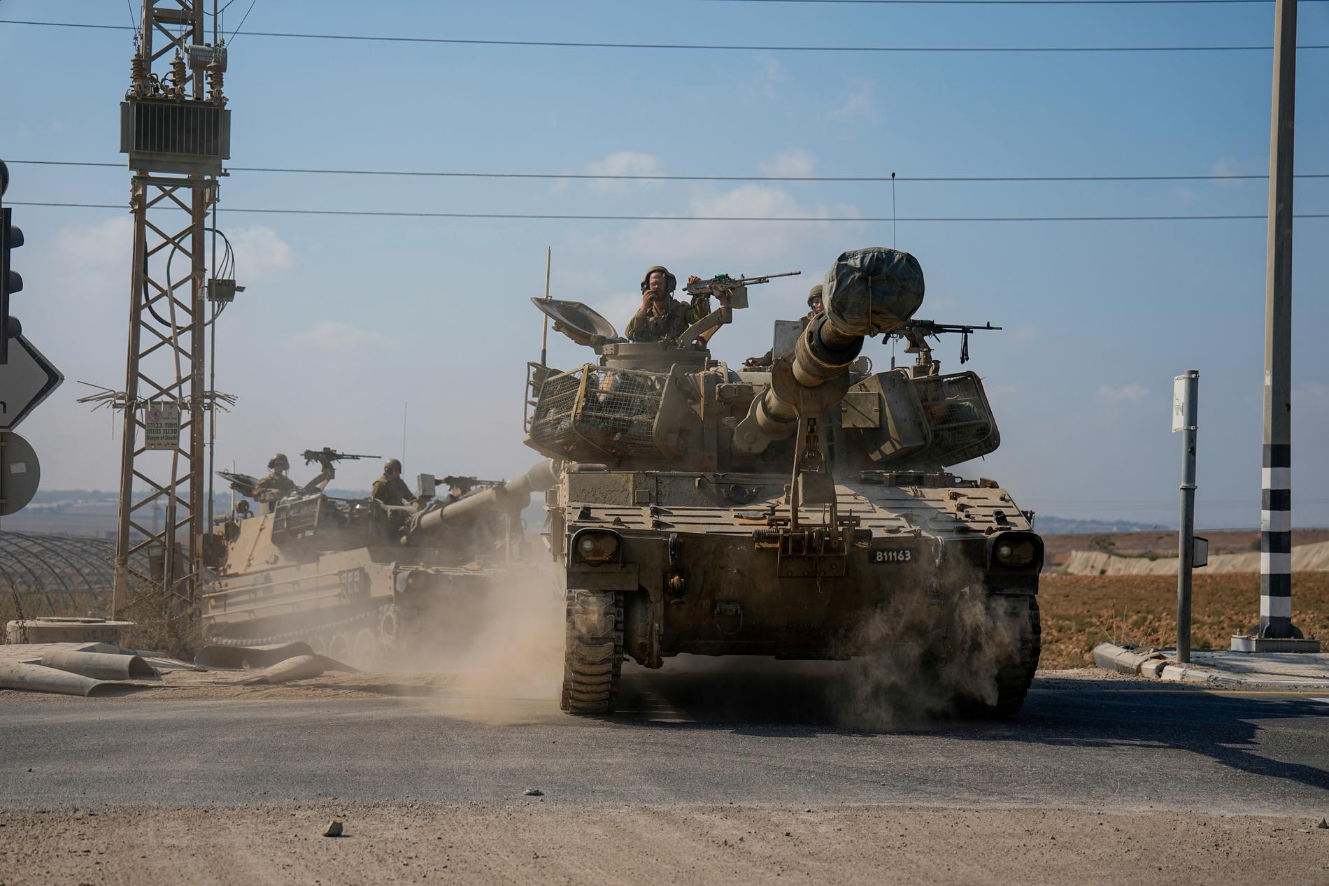 Israeliska stridsvagnar på väg mot Gaza i början på november. 