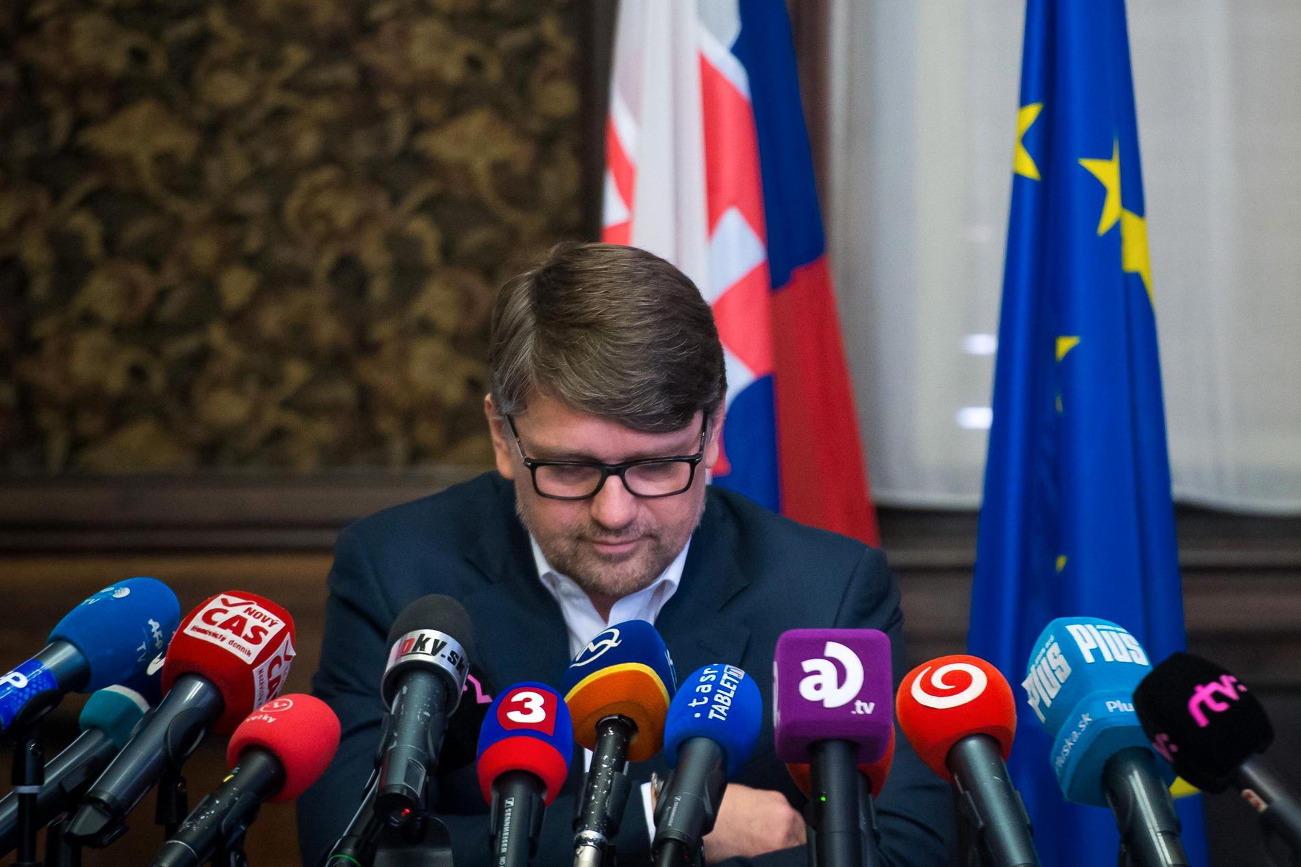 Kulturministern Marek Madaric avgick