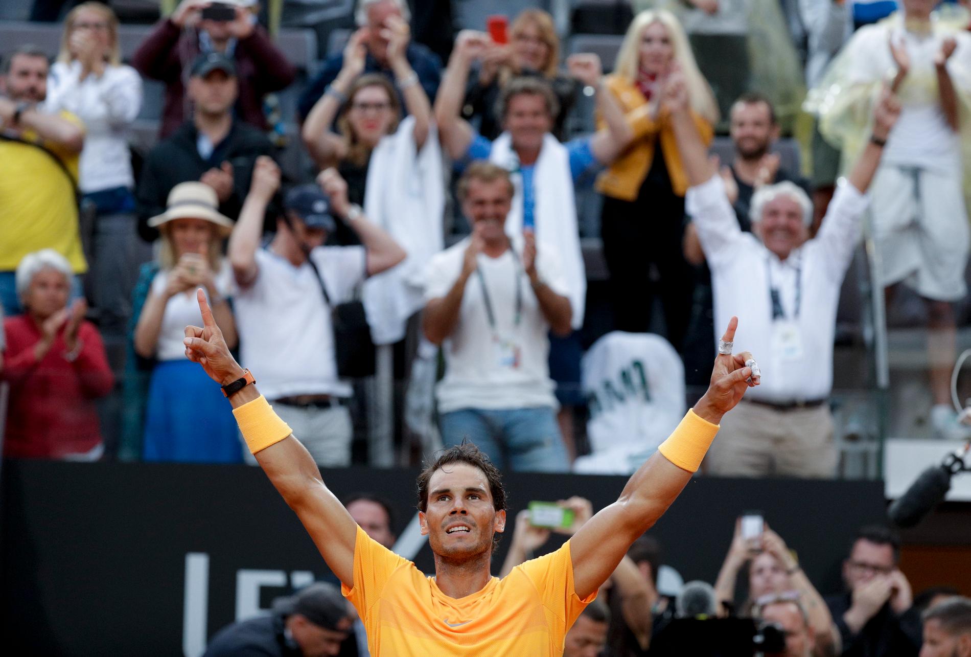 Rafael Nadal jublar efter titeln i Rom.