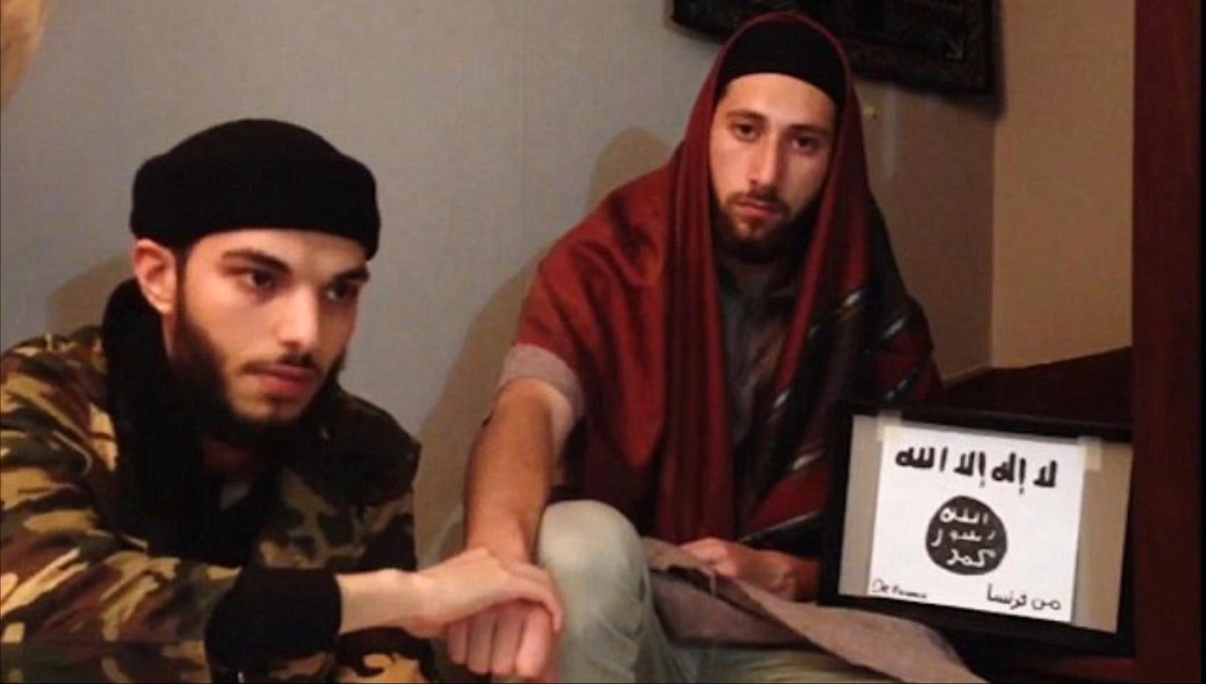 En video publiceras av IS ”Nyhetsbyrå” Amaq visar två män som uppges vara männen från attacken i Frankrike.