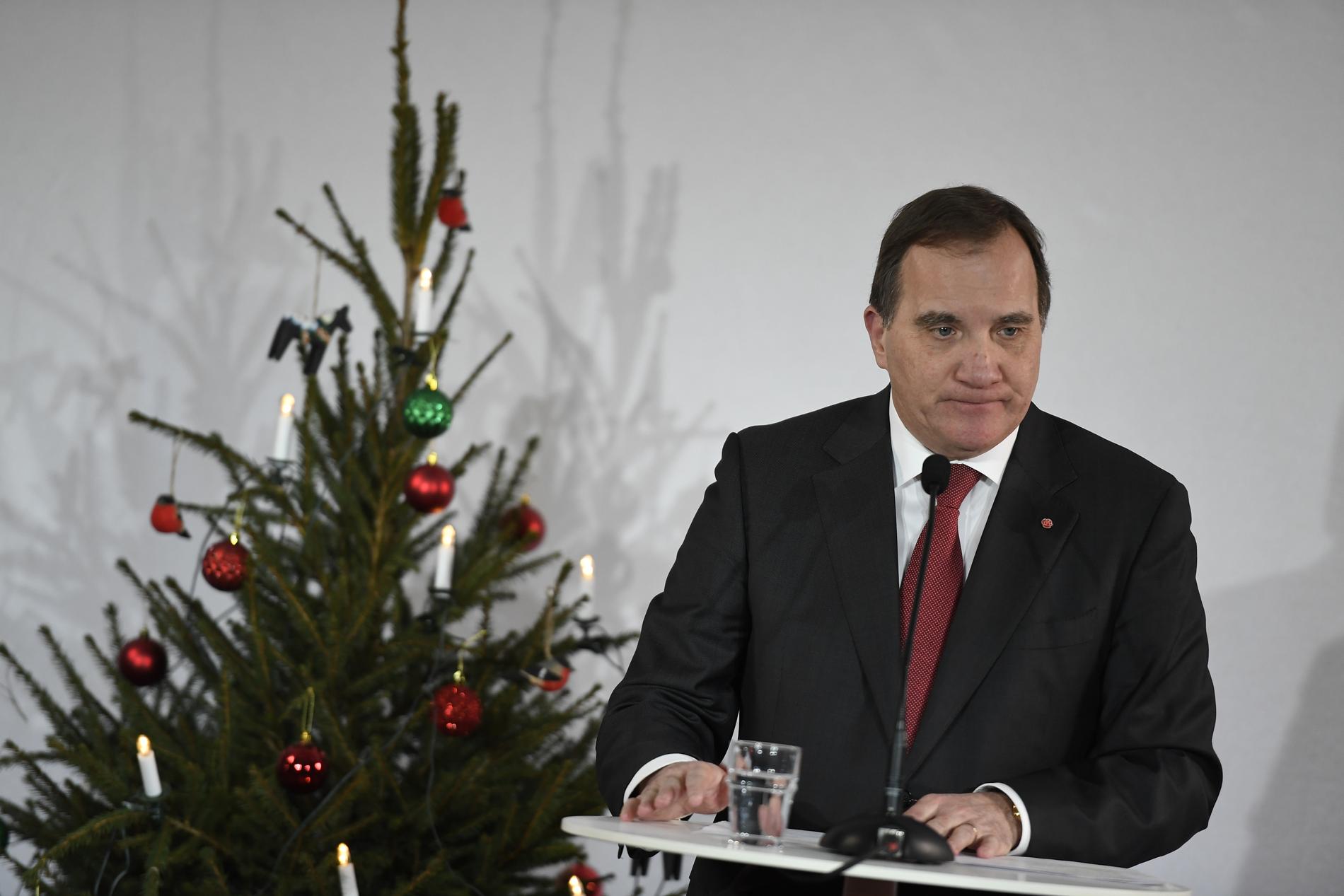 Statsminister Stefan Löfven (S) vid en pressträff före sitt tal i Avesta under söndagen.