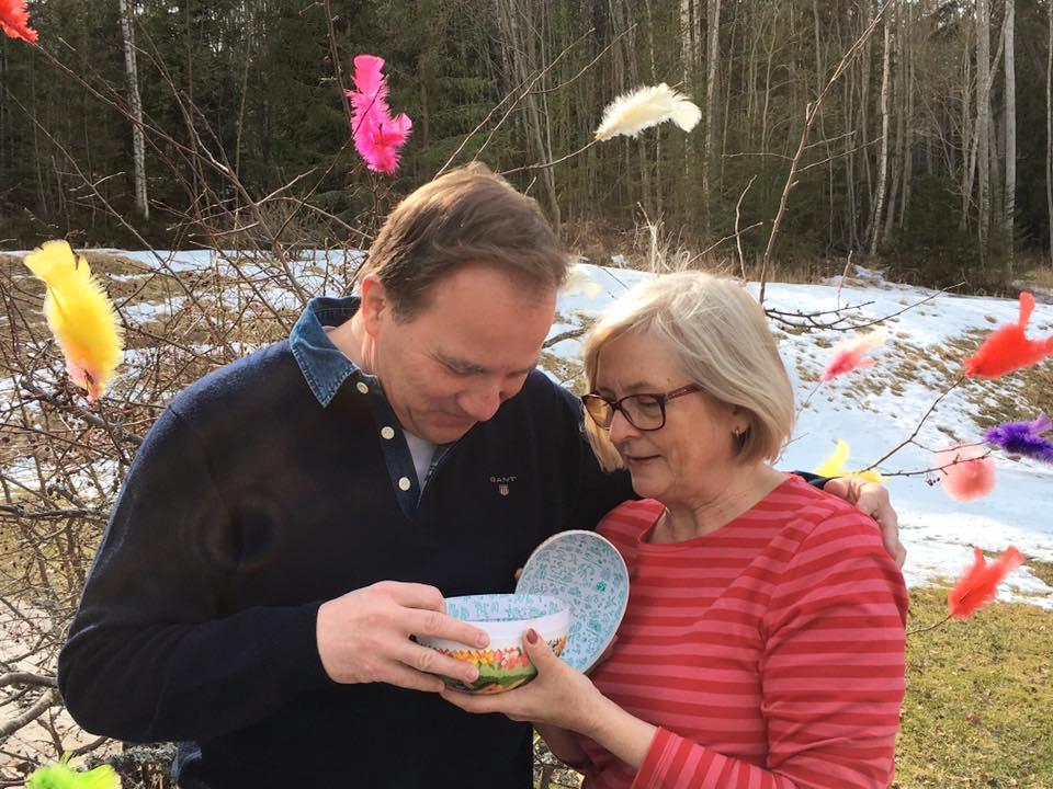Stefan Löfven och hustrun Ulla firar påsk.