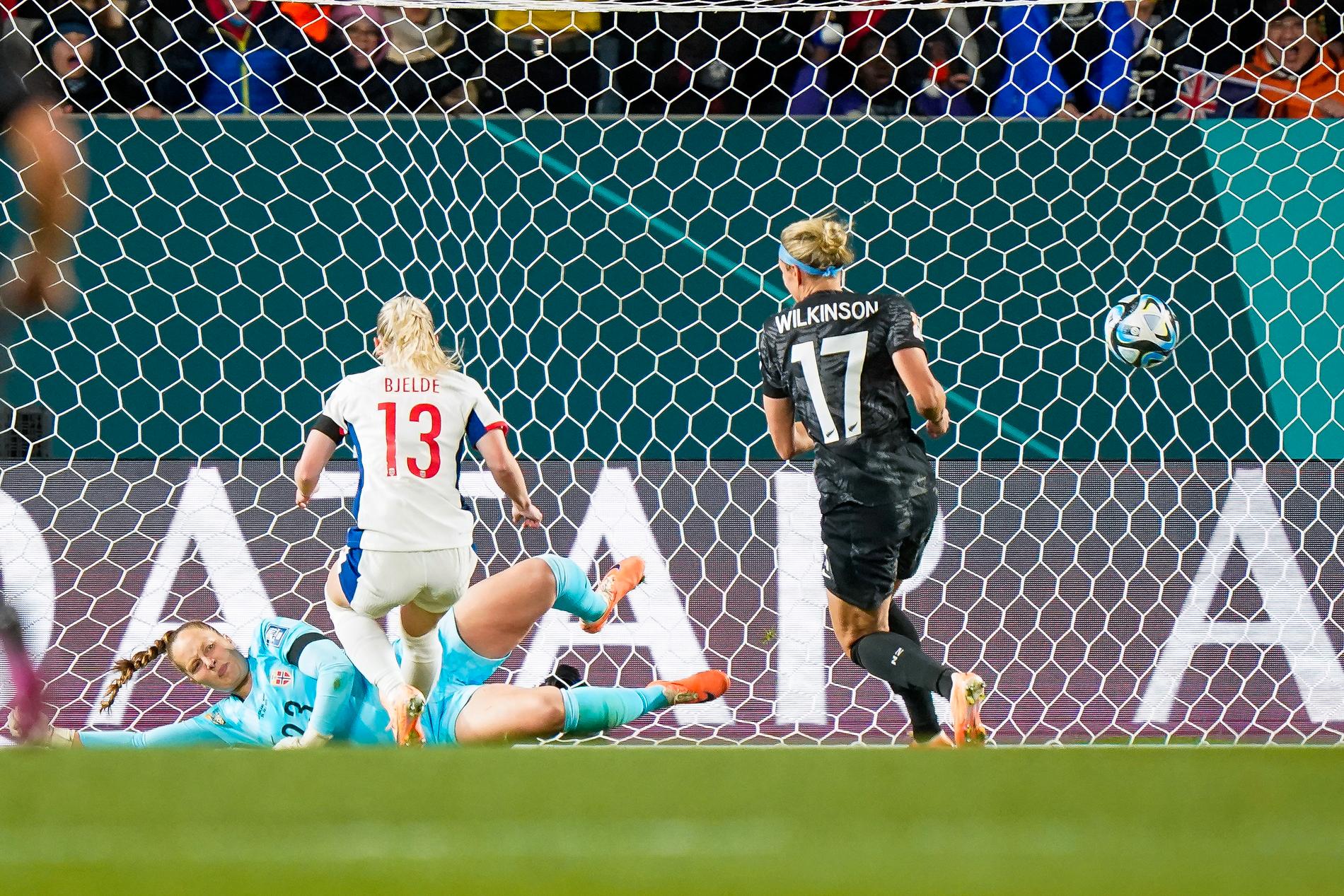 Hannah Wilkinson chockade Norge med sitt 1–0-mål.