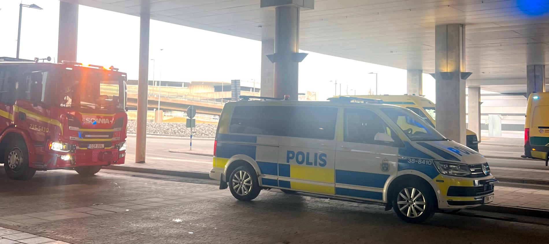 Polis och räddningstjänst på plats vid Arlanda.