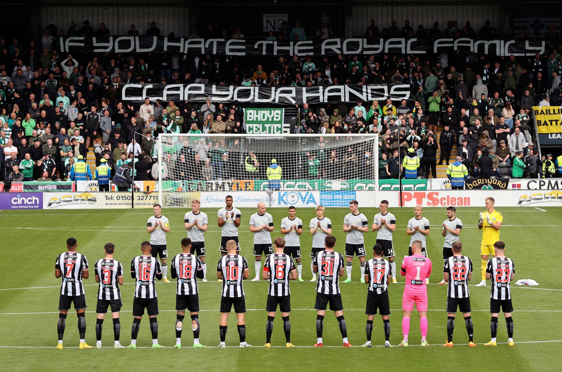 Hånfulla banderoller vecklades ut under matchen  St. Mirren–Celtic.