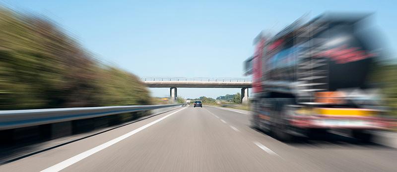 Alkobommar vid färjor kan sätta stopp för onyktra förare innan de ger sig ut på vägarna.