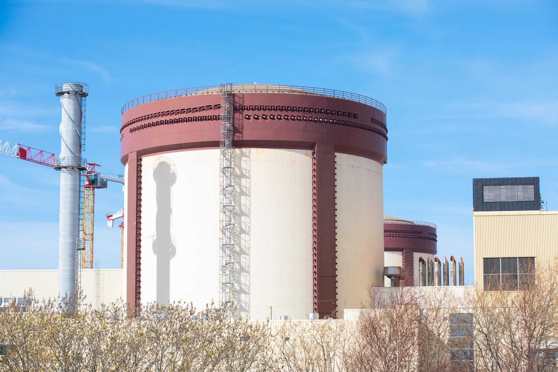 Efter flera dagars stopp på kärnkraftsreaktorn Ringhals 4 är reaktorn nu igång igen. 