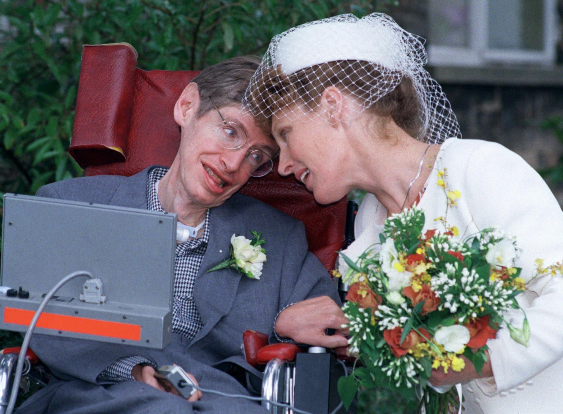 1995 gifte sig Stephen Hawking med sin sjuksköterska Elaine Mason.