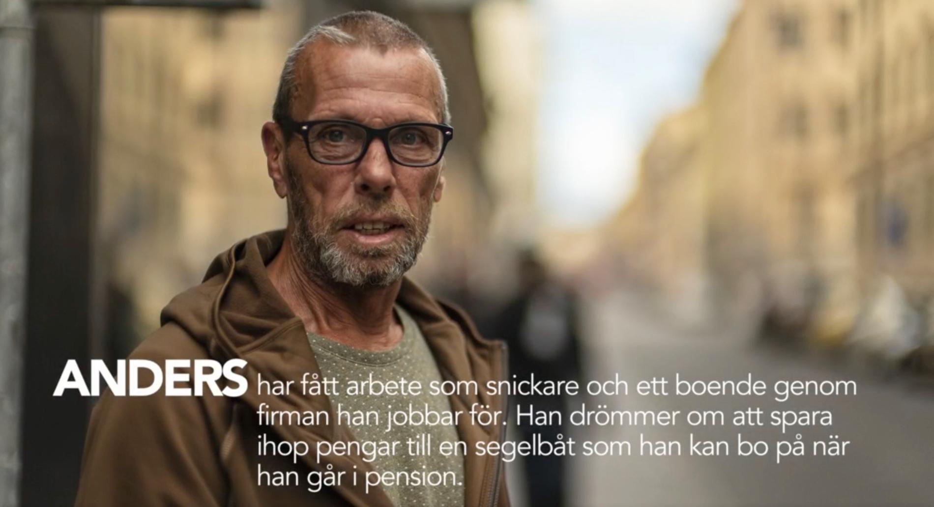 SVT:s serie ”36 dagar på gatan” slutar med Anders dröm om att spara ihop till en segelbåt. Nu har han fått en segelbåt av en familj i Skåne.