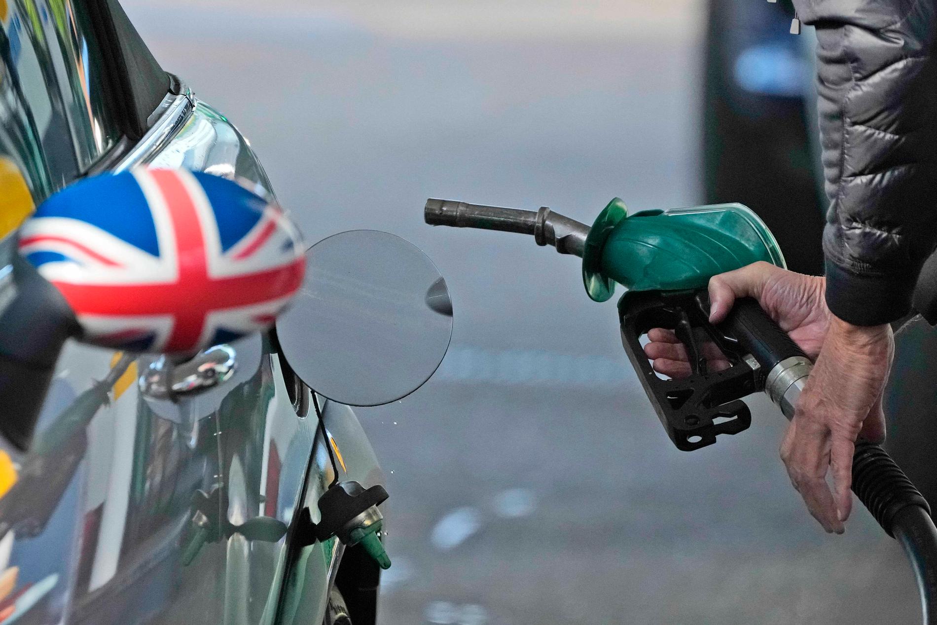 I dag sätts militären in för att häva bränslekrisen i Storbritannien.
