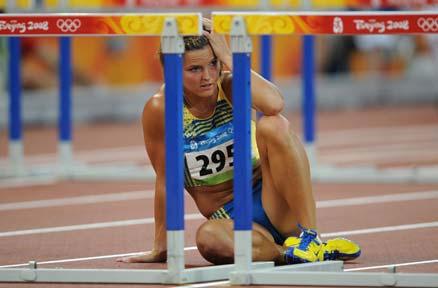 SLUTET Sanna Kallur sekunderna efter att hon fastnat på första häcken i OS-semifinalen.