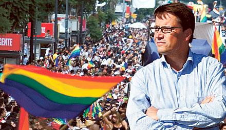 Kd:s Göran Hägglund gör i morgon ett sista desperat försök att hålla ihop partiet i frågan om samkönat äktenskap.