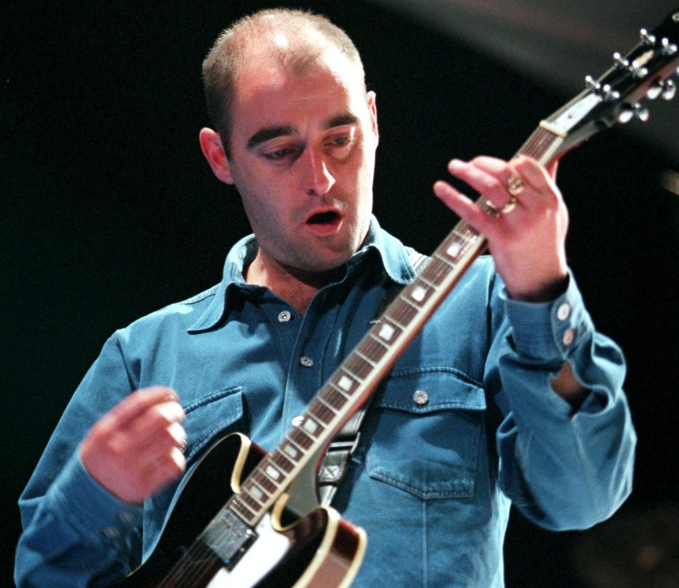 Paul Arthurs, mer känd som ”Bonehead”, spelade gitarr i Oasis.