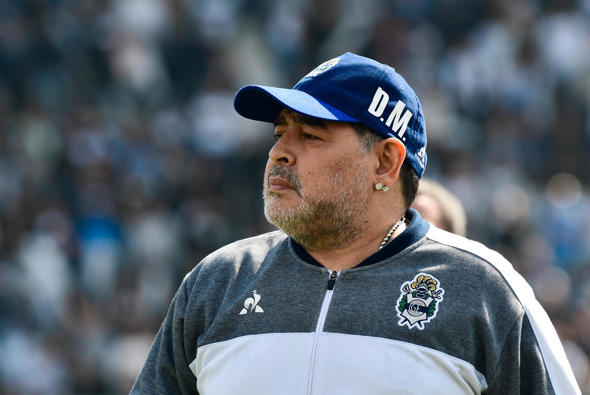 Diego Maradona är tillbaka som tränare för Gimnasia.