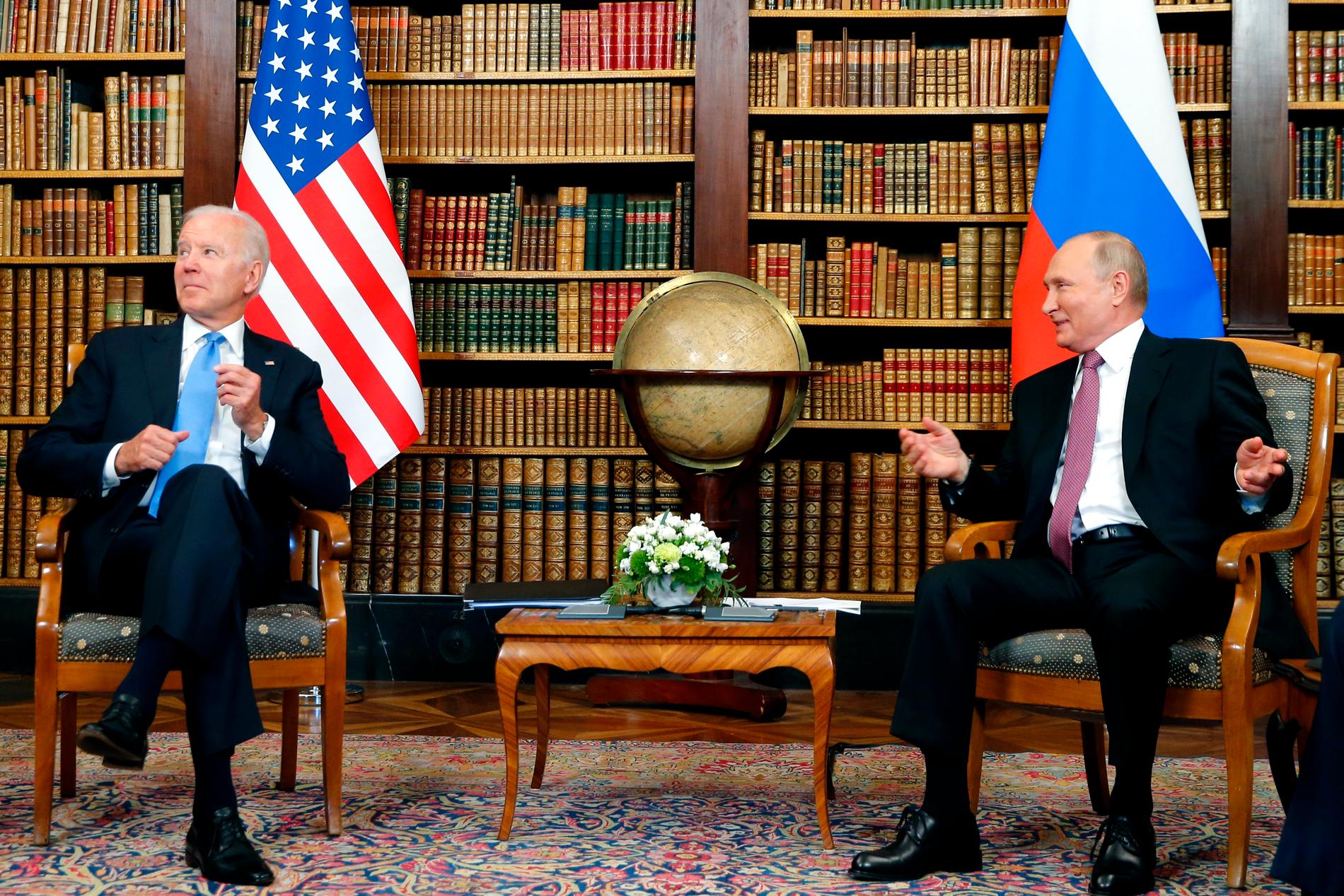 Joe Biden och Vladimir Putin alias  ”killen med kärnvapen men inga vänner” i Genève juni 2021. 