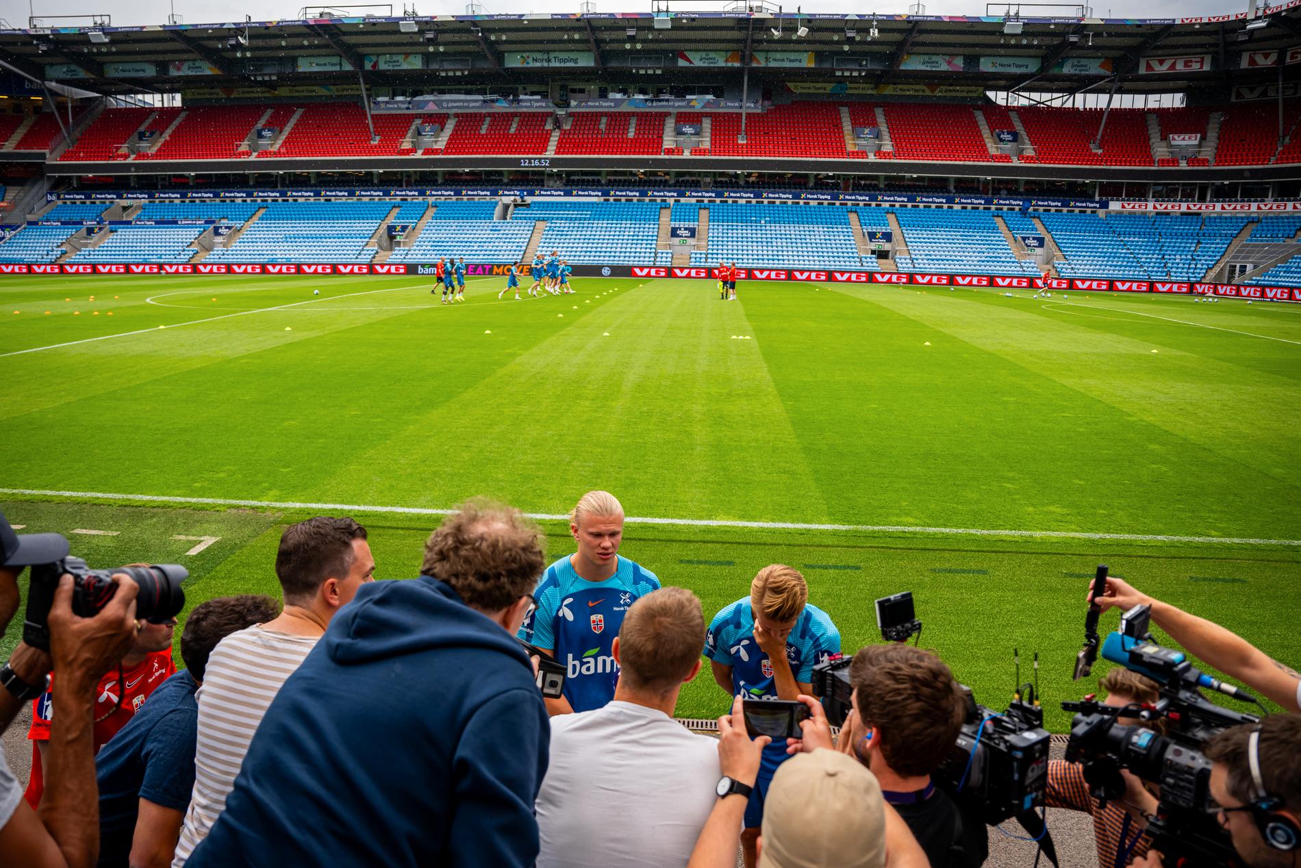 Haaland och Ödegaard mötte pressen.