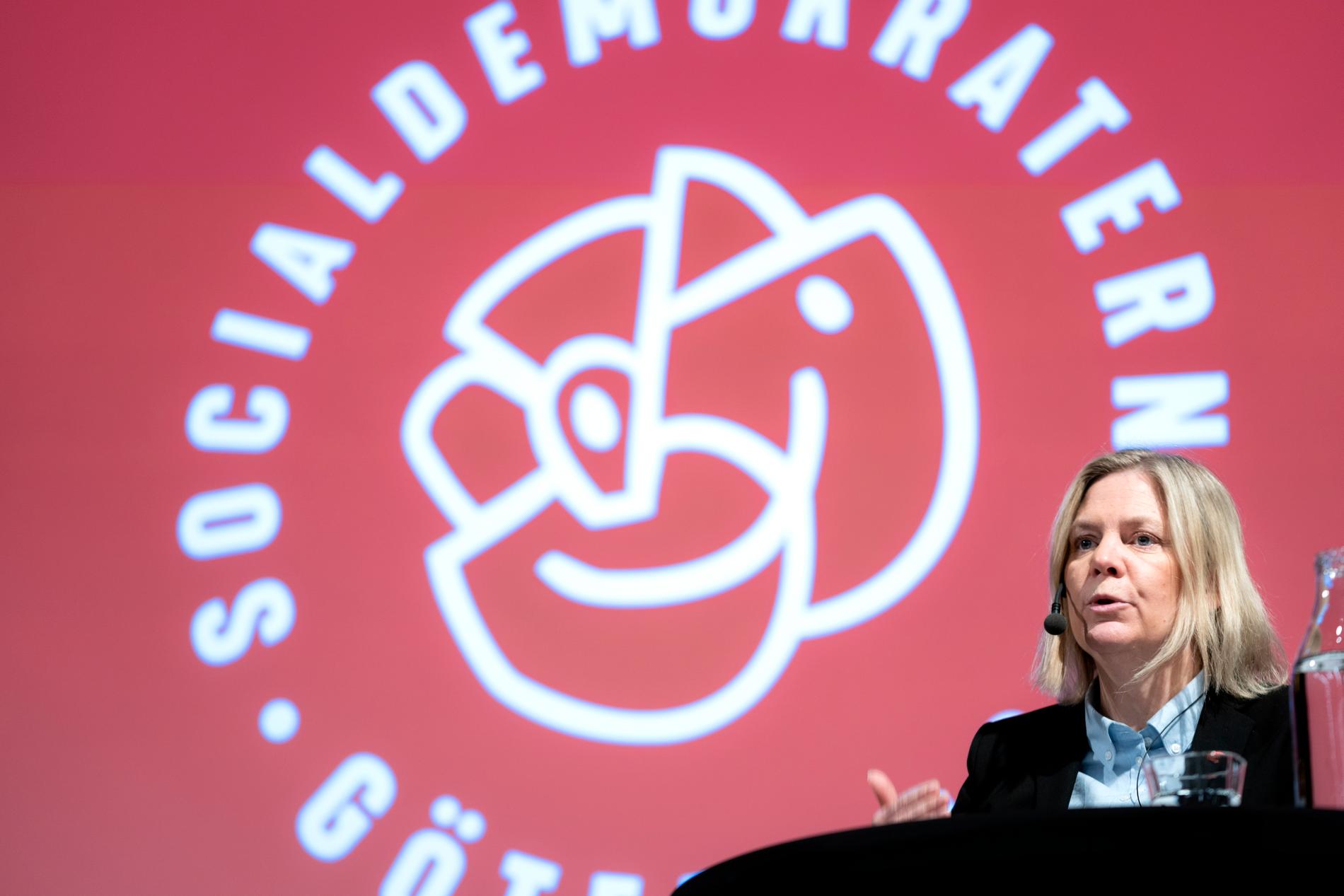 Statsminister Magdalena Andersson (S) talar på Socialdemokraternas distriktsårskongress på Lindholmen Conference Centre på lördagen.