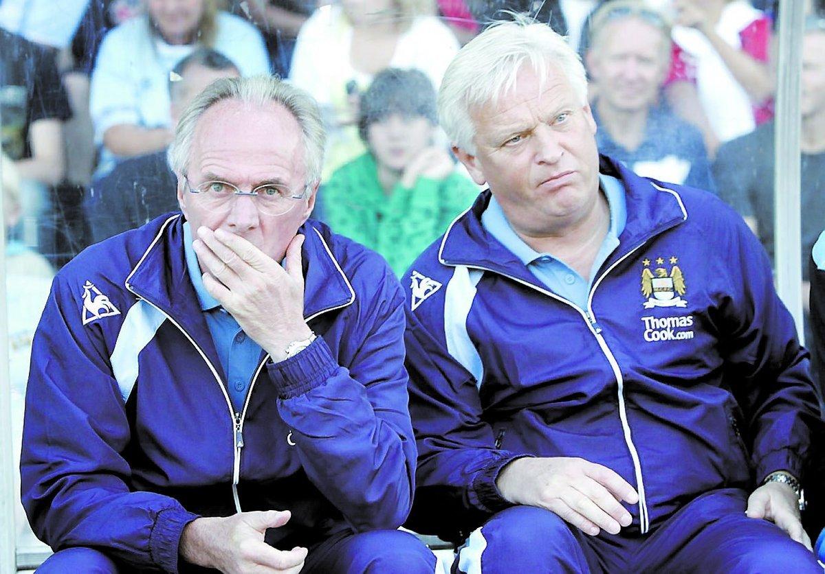Sven-Göran Eriksson och Hasse Backe på Citys bänk. Svennis lämnade klubben 2008 efter en tid som varit både upp och ner.