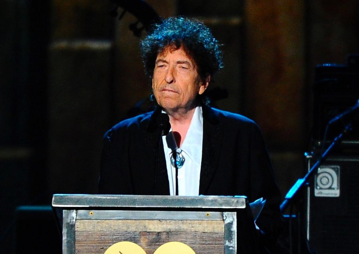 MISSAR PARTYTDet blir ingen långsittning i frack för Bob Dylan, 75. Stjärnan är upptagen på annat håll och nobbar nobel­festen. Han får ändå de åtta miljoner kronorna bara han ställer upp med en föreläsning det närmaste halvåret.