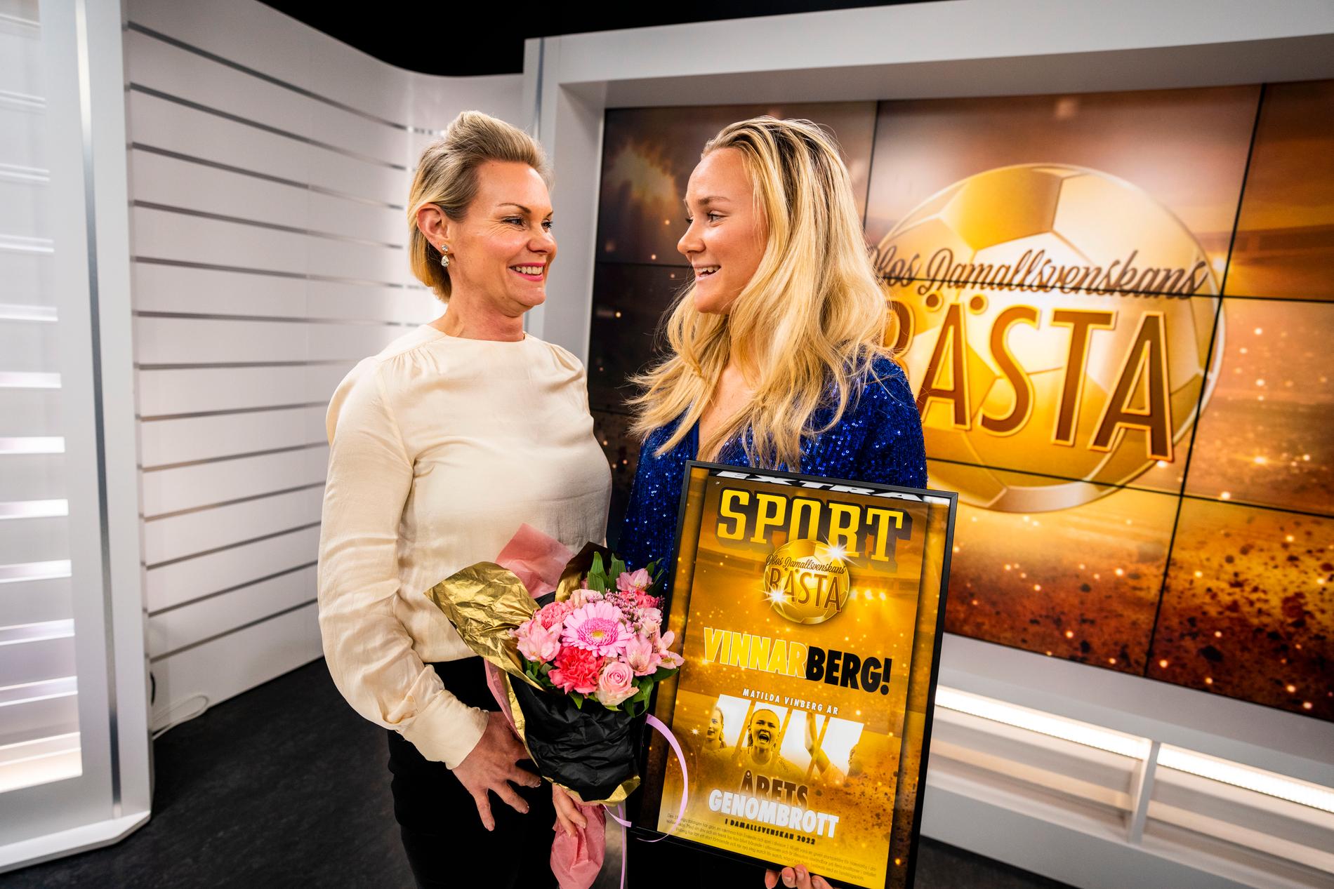 Matilda Vinberg, Hammarby IF, vinner i kategorin årets genombrott. Under galan överraskades hon av sin mamma Petra.
