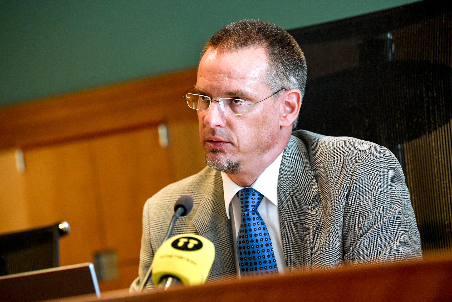 Rådmannen Ulf Ahlström håller pressträff efter domen i Kristianstad tingsrätt mot tre personer som åtalats för inblandning i ett brutalt rån mot en kennelägare i Skåne.