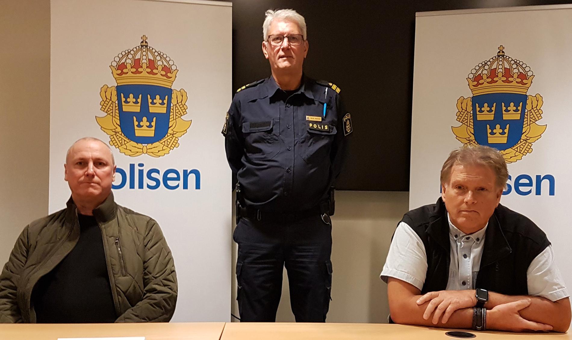 Polisen höll pressträff om utredningen kring ”Kjelle Blues” försvinnande. Från vänster Christer Löf, Mikael Hedström och Thomas Persson.