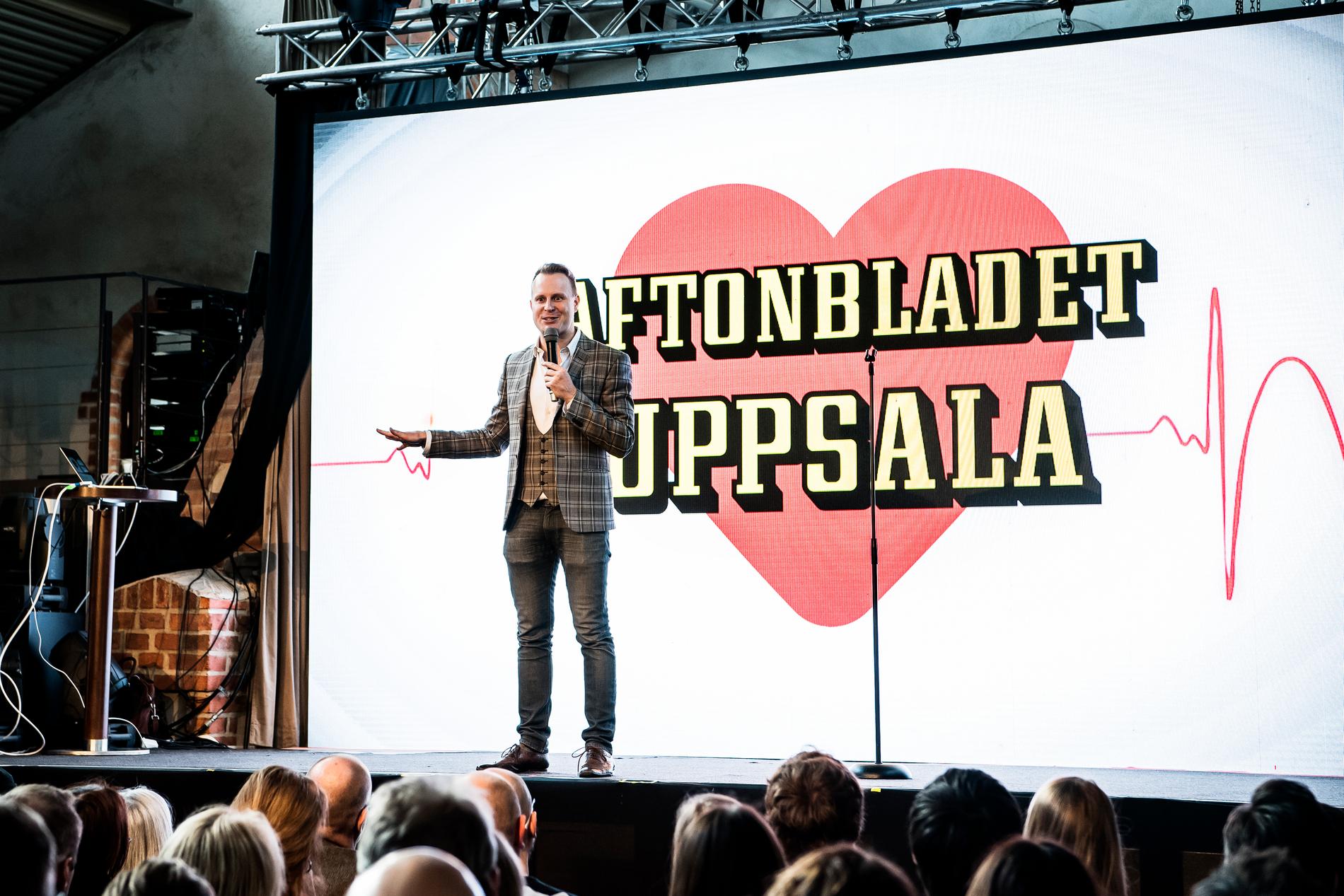 Johan Ståhl, trollkonstnär och konferencier på Aftonbladets releaseevenemang.