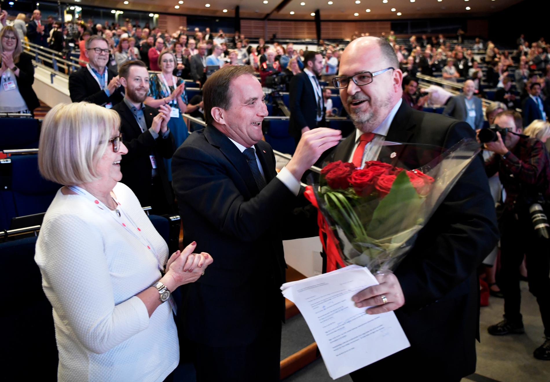 S-kongress i Göteborg.Votering om tiggeriet.  Stefan Löfven med fru Ulla och LO:s ordförande Karl Petter Thorvaldsson.