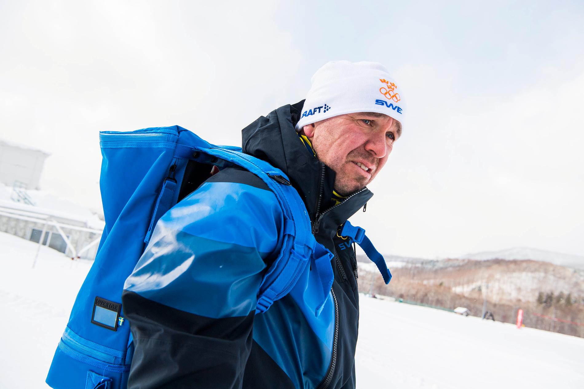 Lars Selin, tränare för herrlandslaget i skidor, på plats i Japan.
