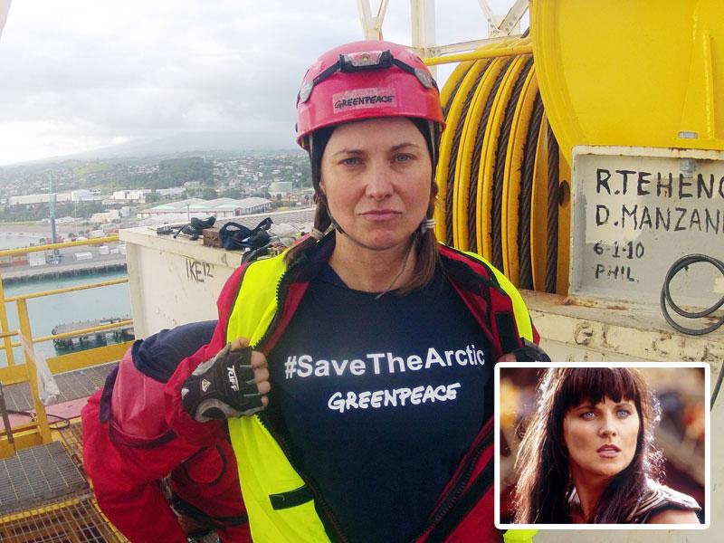 Skådespelaren Lucy Lawless under Greenpeaceaktionen mot ett Shell-kontrakterat borrskepp i fredags.