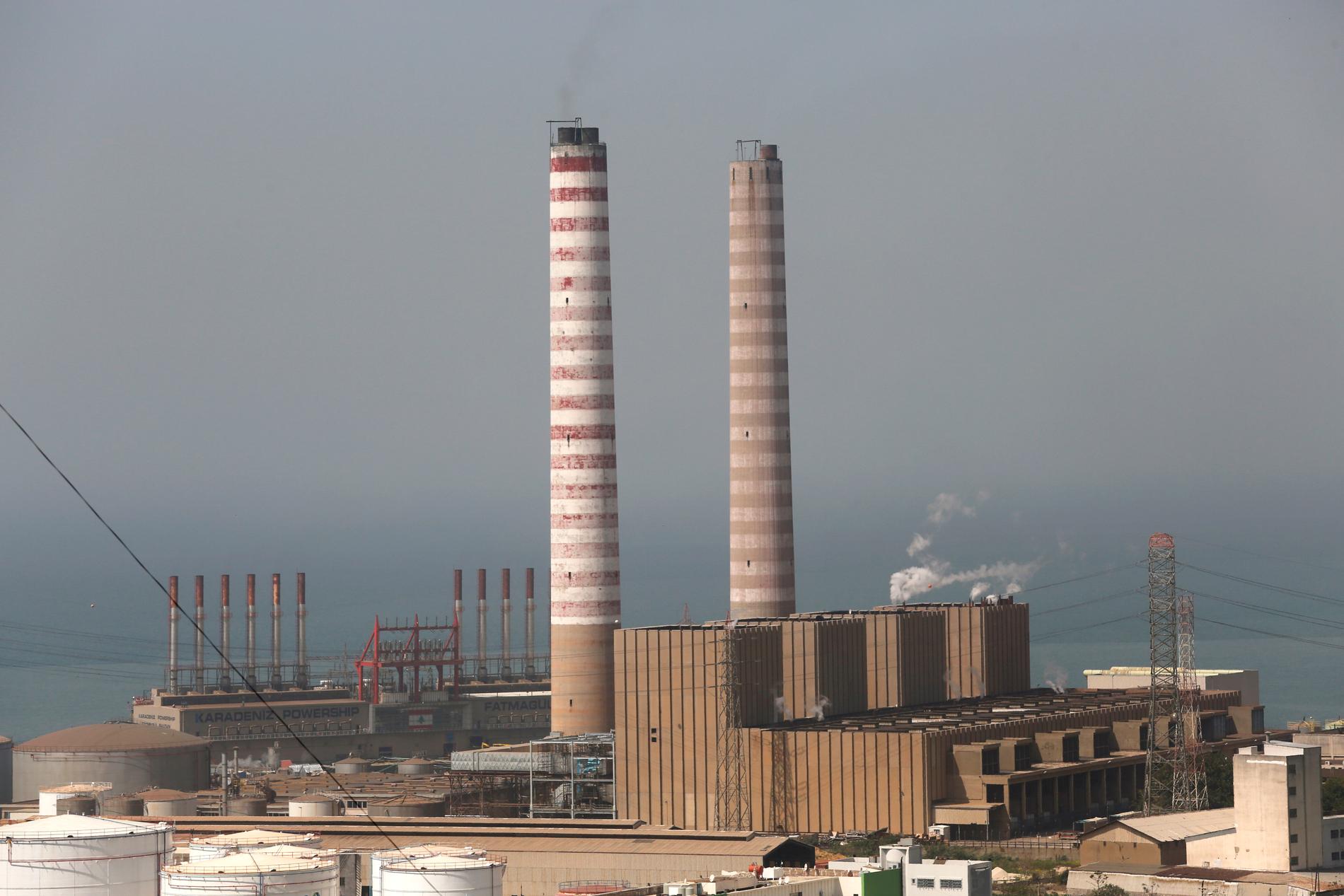 Ett av Libanons kraftverk, norr om Beirut. 