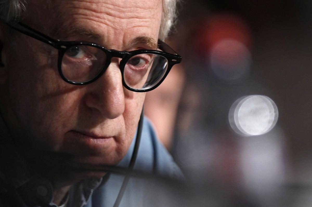 GILLAR STOCKHOLM Regissören Woody Allen berättar för Nöjesbladet att Stockholm är ett av de mest tänkbara alternativen för en framtida filminspelning. Men innan det blir verklighet måste finansieringen lösas.