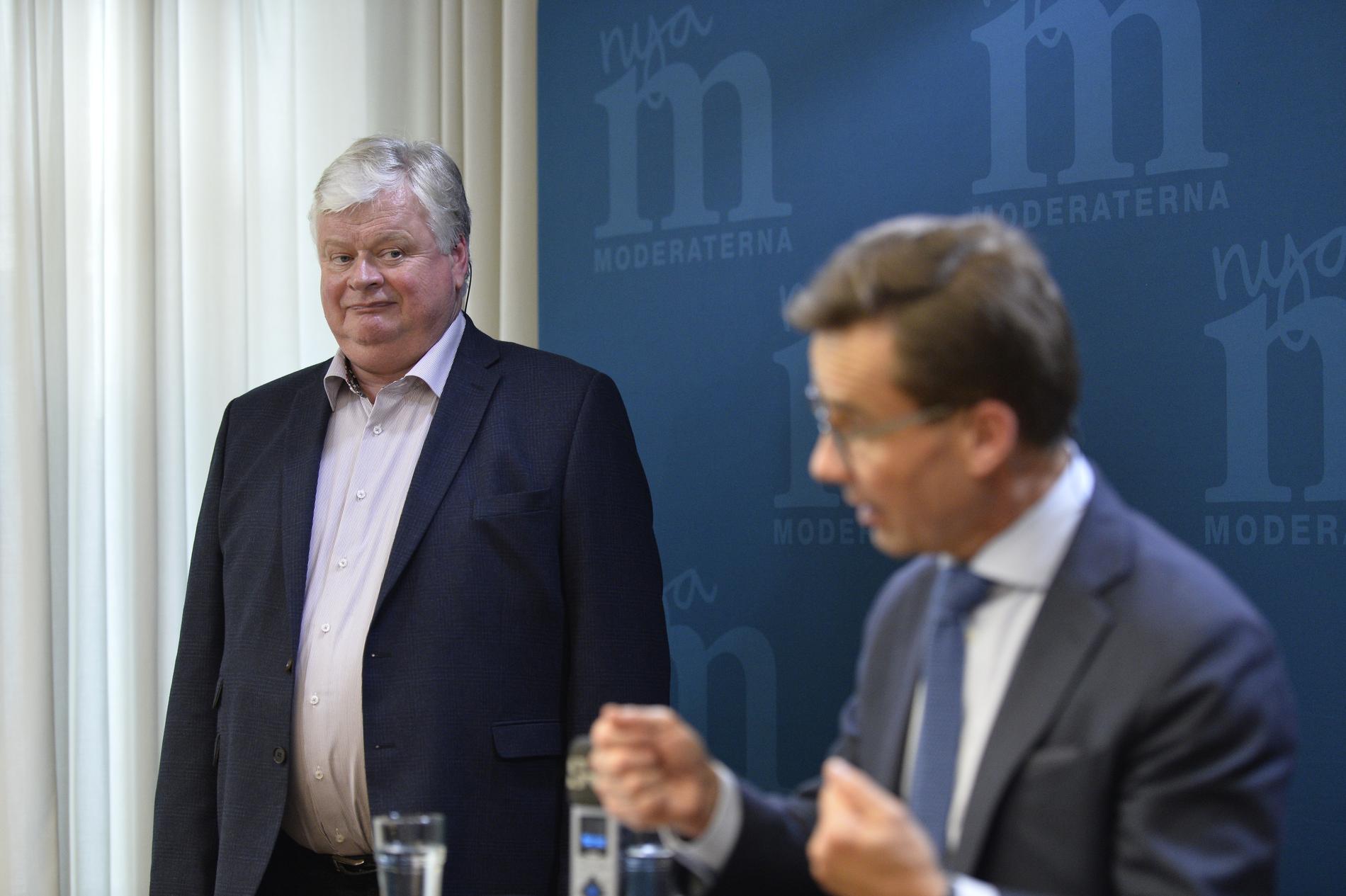 Moderatledaren Ulf Kristersson gör klart för Skånemoderaternas Lars-Ingvar Ljungman att samarbete med Sverigedemokraterna inte passar sig. Arkivbild.