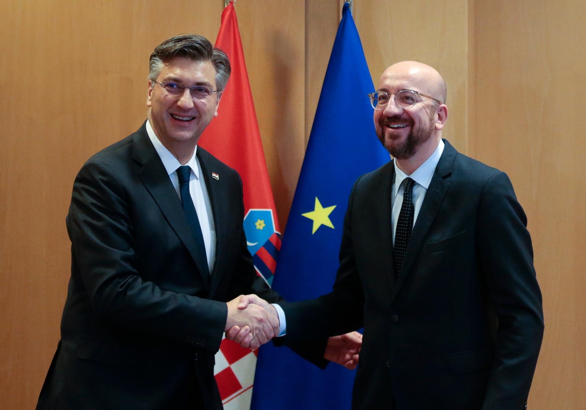 Kroatiens premiärminister Andrej Plenkovic (till vänster) tillsammans med EU:s nye permanente rådsordförande Charles Michel. Arkivfoto.