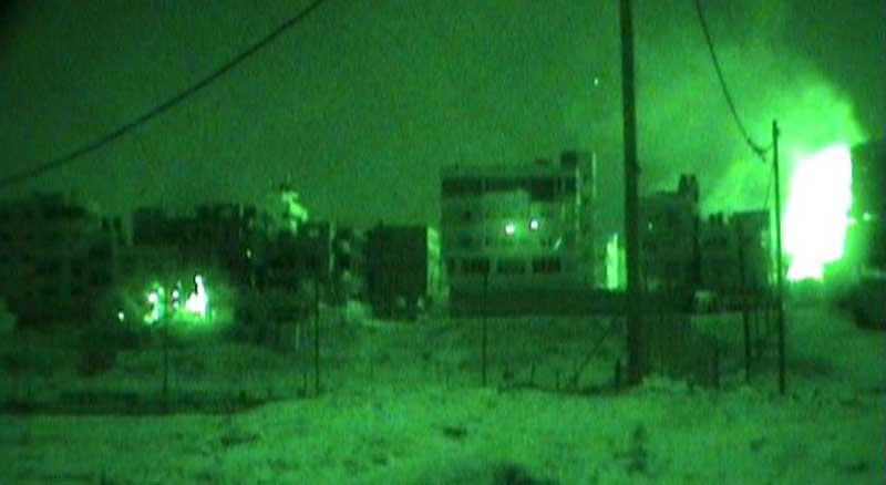Nattbild som publicerats av israeliska armén uppges visa striderna mellan israeliska styrkor och Hamas i Gaza.