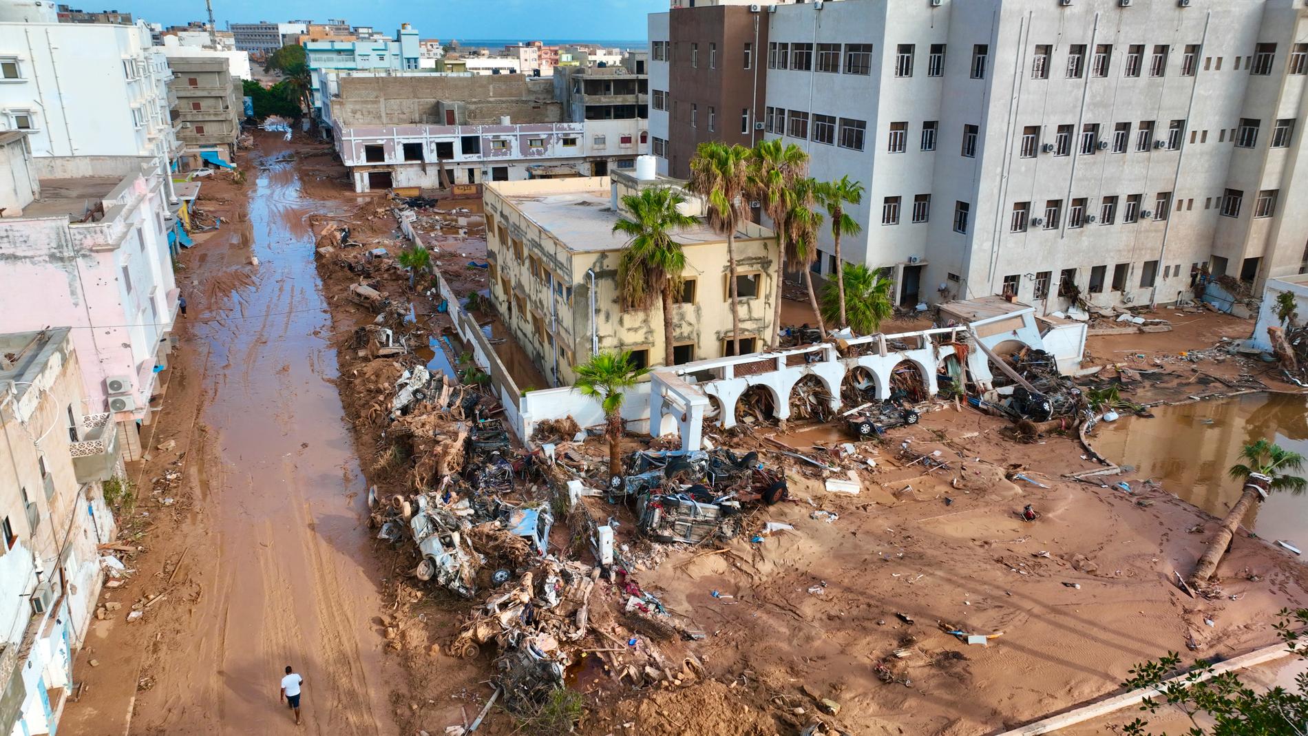 Den libyska staden Darnah efter att skyfallen dragit fram.